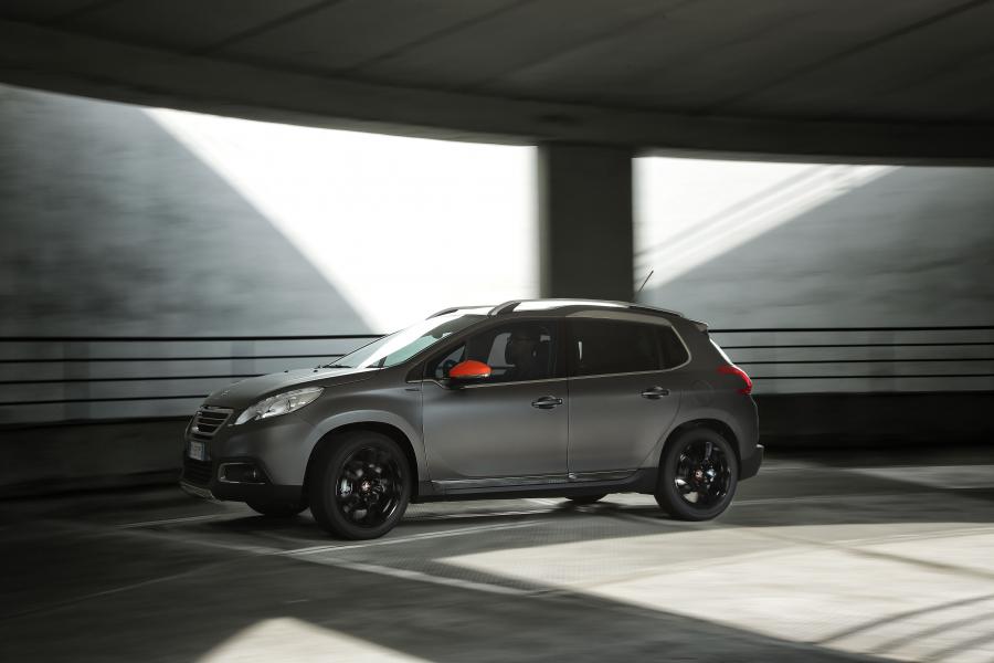  Peugeot 2008 Black Matt 2015 года  (фото 8 из 10)